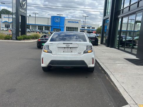 Used 2014 Scion tC FWD image 7