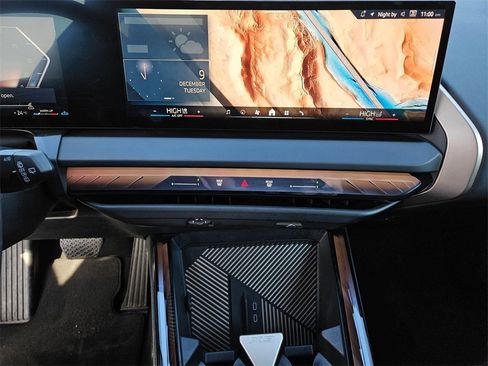 Used 2025 BMW X3 xDrive30i w/ Premium Package image 15