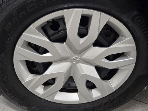 Certified 2024 Toyota Corolla Cross L image 6