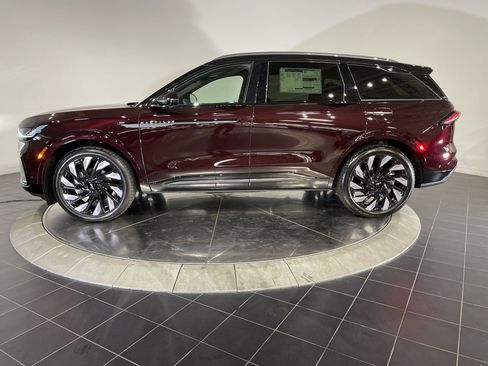 New 2024 Lincoln Nautilus Reserve w/ Equipment Group 202A image 38