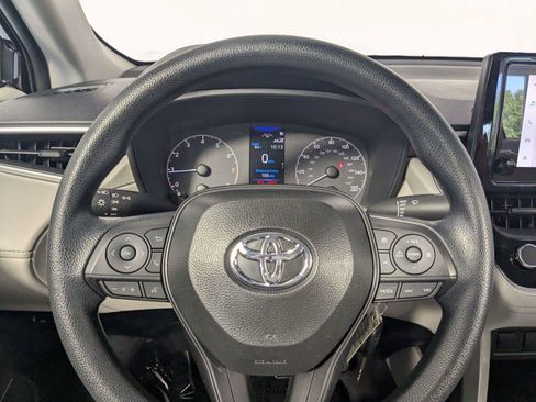 Used 2025 Toyota Corolla Cross L FWD image 14