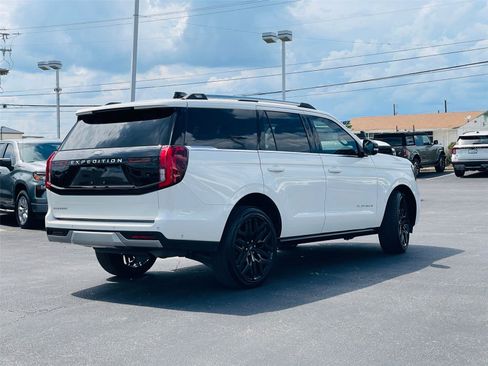 Used 2025 Ford Expedition Platinum w/ Platinum Ultimate Package AWD/4WD image 4