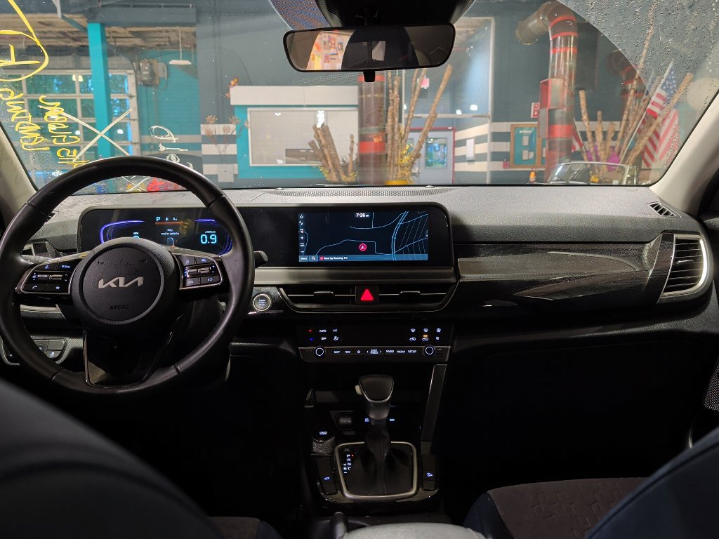 Used 2025 Kia Seltos S FWD image 17