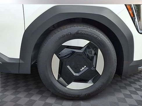 Certified 2024 Kia EV9 Wind image 11