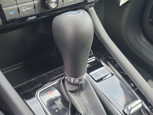 New 2026 Jeep Compass Latitude image 18