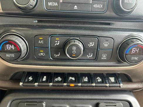 Used 2018 GMC Sierra 2500 Denali w/ Duramax Plus Package AWD/4WD image 18
