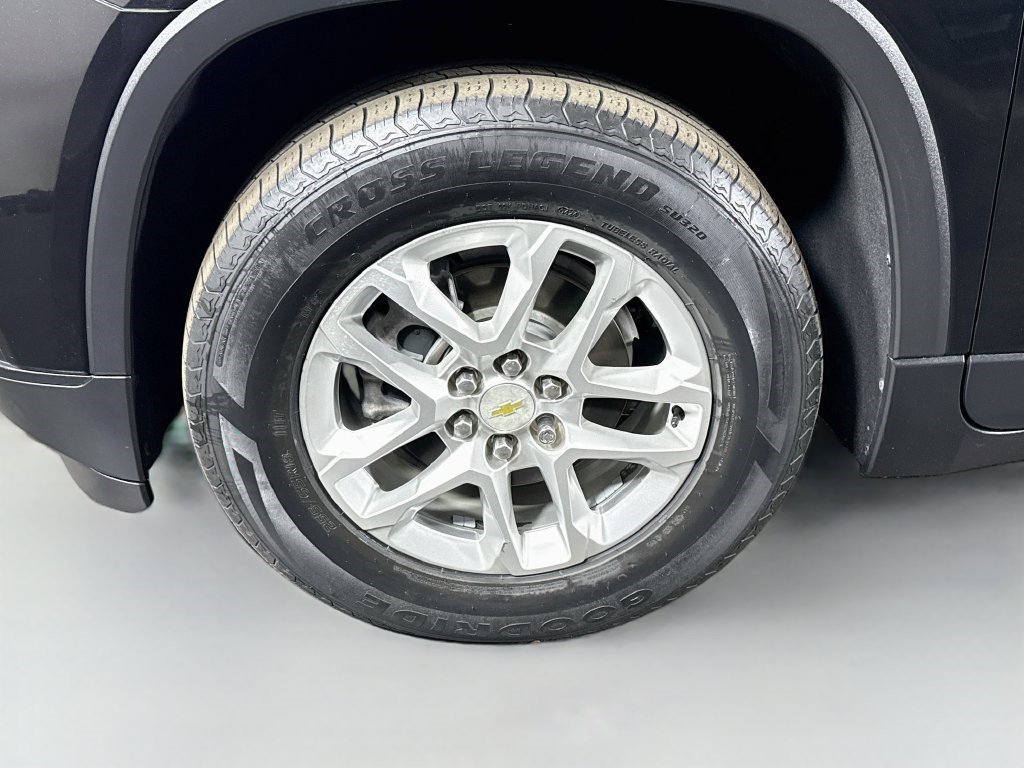 Used 2021 Chevrolet Traverse LS FWD image 37