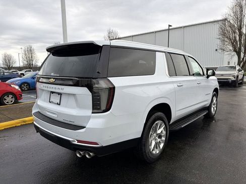 New 2026 Chevrolet Suburban Premier AWD/4WD image 3