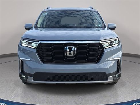 Used 2023 Honda Pilot Touring image 3