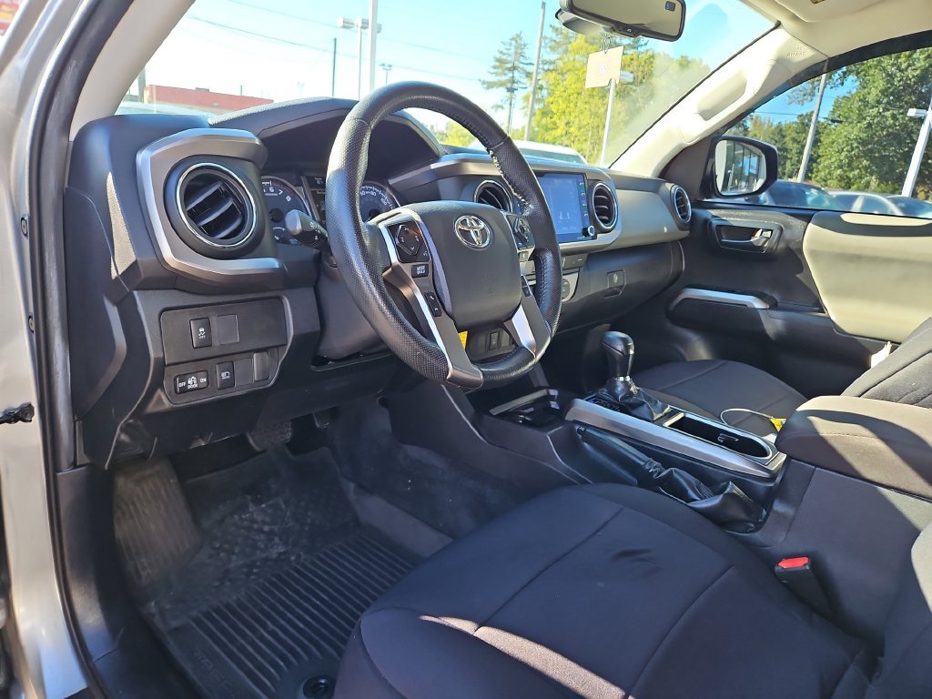 Used 2022 Toyota Tacoma SR5 AWD/4WD image 19