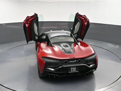 Used 2024 McLaren Artura RWD image 28