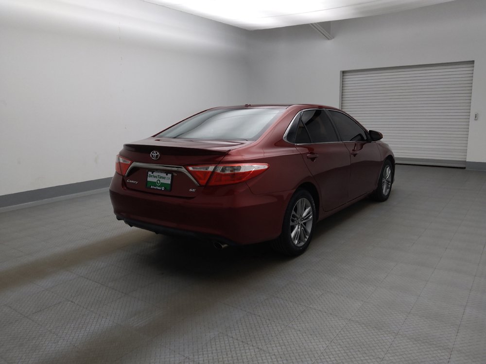 Used 2015 Toyota Camry SE w/ Moonroof Package FWD image 9