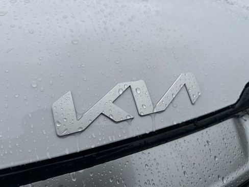 Used 2024 Kia Sportage EX image 30