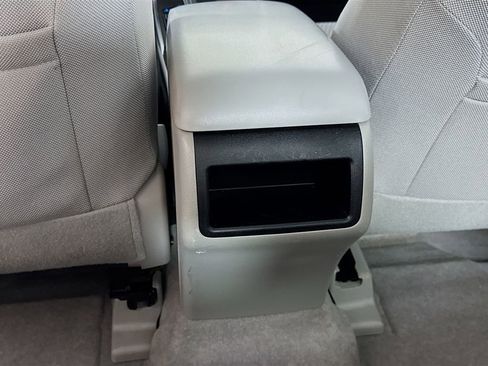 Used 2016 Toyota Camry LE image 28