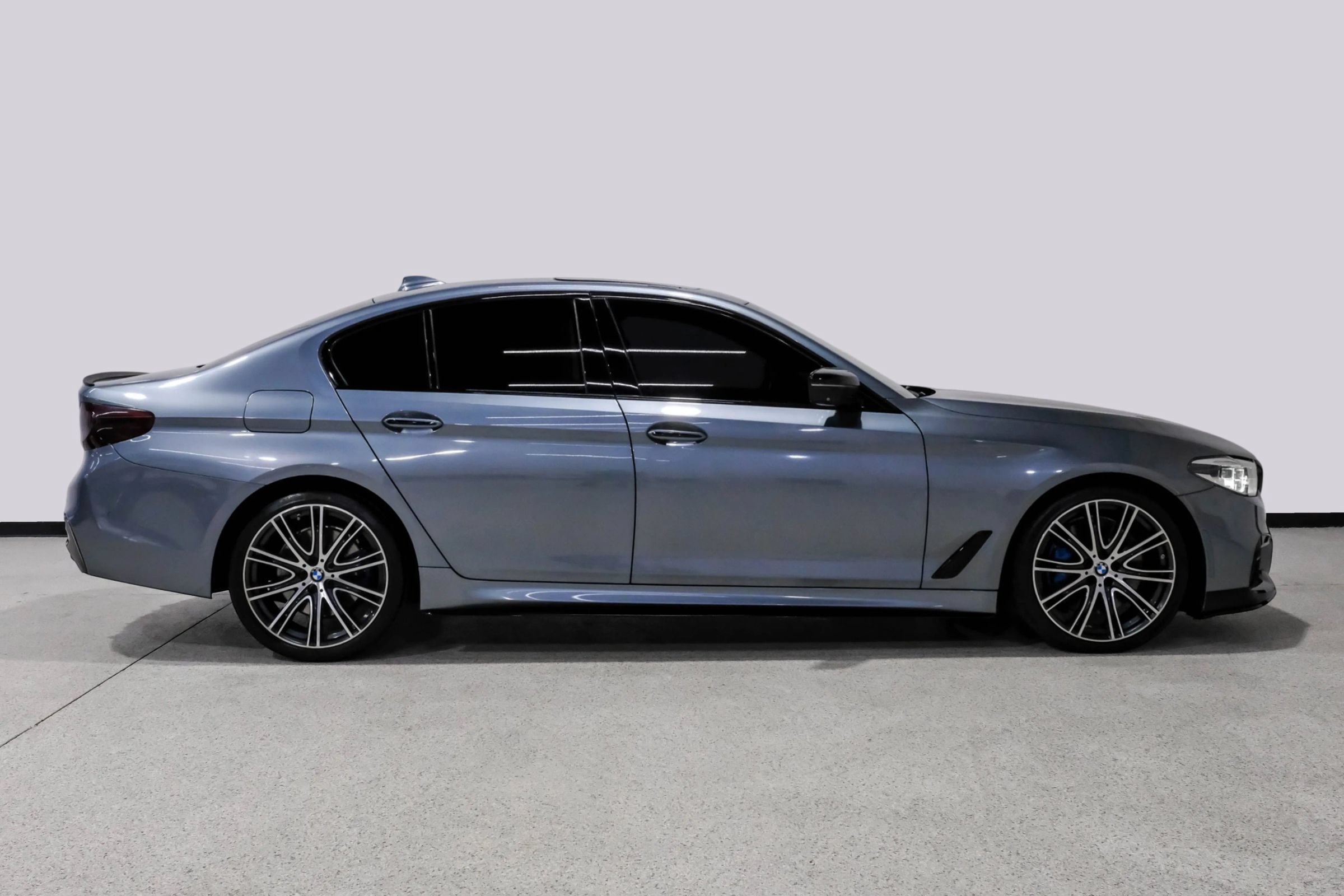 Used 2017 BMW 540i RWD image 5
