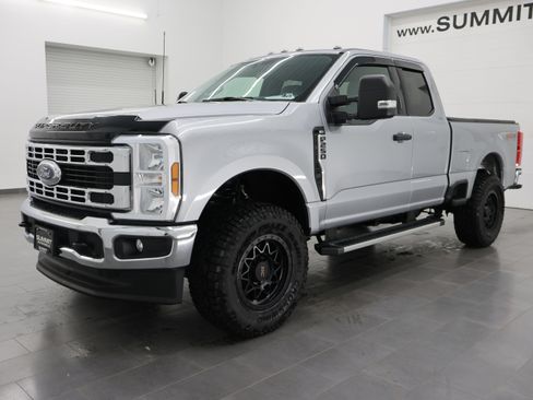 Used 2024 Ford F250 XLT w/ FX4 Off-Road Package AWD/4WD image 7