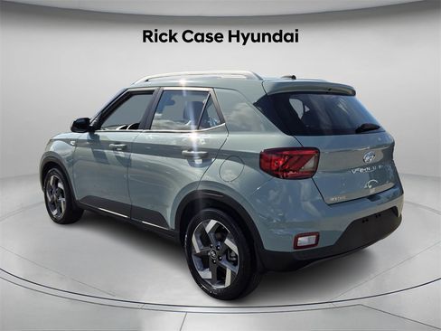 Certified 2025 Hyundai Venue SEL image 8