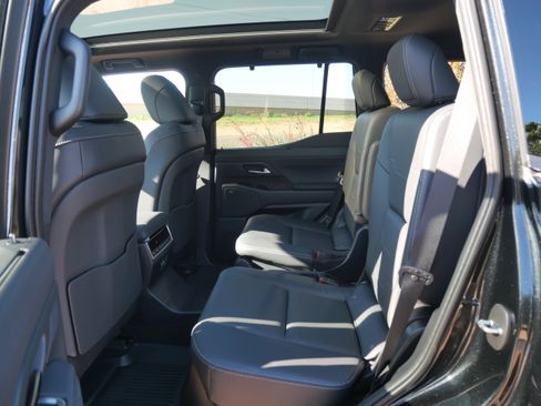 Certified 2026 Lexus GX 550 w/ Accessory Package (2T) image 10