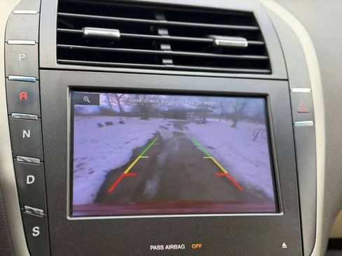 Used 2013 Lincoln MKZ image 19