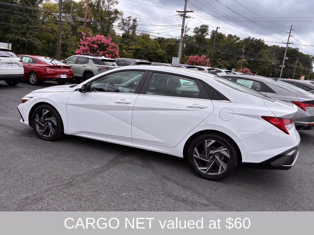 Certified 2025 Hyundai Elantra Limited FWD image 4