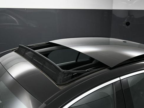 Used 2024 Mercedes-Benz E 350 4MATIC Sedan image 13