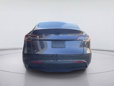 Used 2024 Tesla Model Y Long Range RWD image 4
