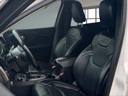 Used 2020 Jeep Cherokee Limited image 24