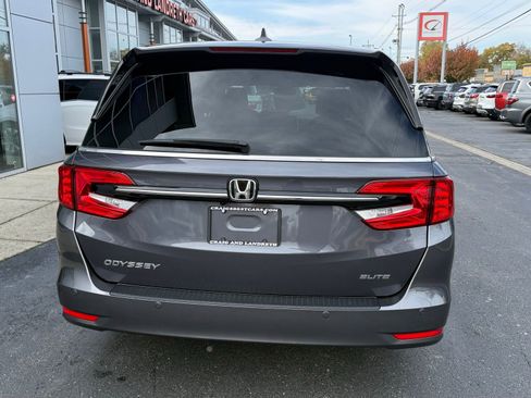 Used 2024 Honda Odyssey Elite image 4