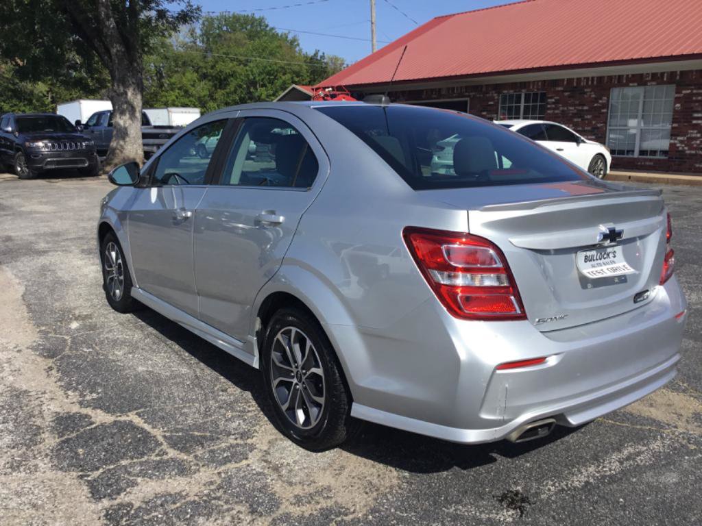 Used 2018 Chevrolet Sonic LT w/ RS Package FWD image 3