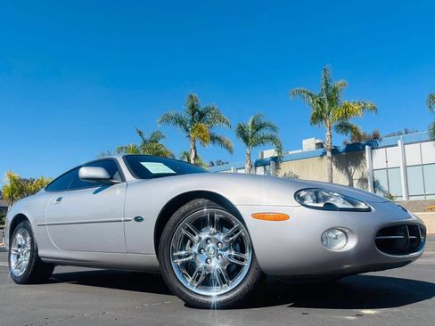 Used 2001 Jaguar XK8 Coupe RWD image 5
