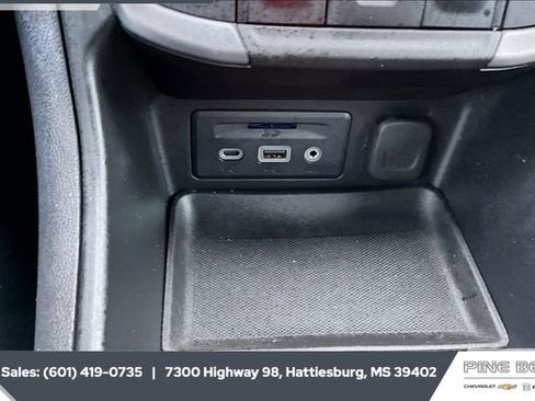 Used 2023 GMC Terrain AT4 image 22