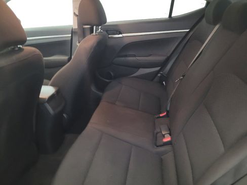 Used 2020 Hyundai Elantra SE w/ Cargo Package (C1) FWD image 18