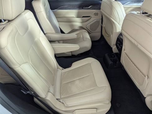 Certified 2021 Jeep Grand Cherokee L Limited image 33