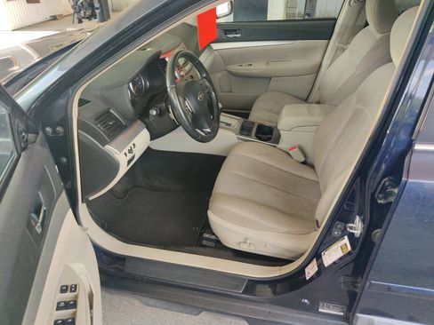 Used 2013 Subaru Outback 2.5i Premium AWD/4WD image 11