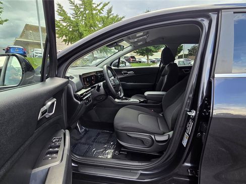 Certified 2026 Kia Sportage LX FWD image 15