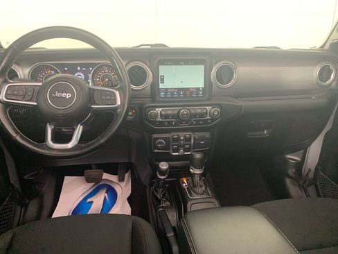 Used 2021 Jeep Wrangler Unlimited Sahara AWD/4WD image 35