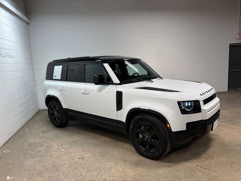 Used 2023 Land Rover Defender 110 X-Dynamic SE image 5