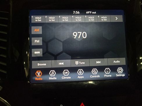 Used 2019 Jeep Cherokee Limited image 25