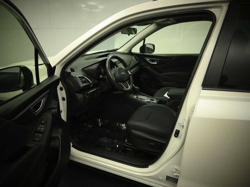 Used 2023 Subaru Forester Premium AWD/4WD image 9