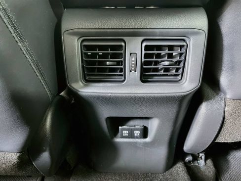 Used 2019 Toyota RAV4 Limited w/ Cold Weather Package FWD image 33