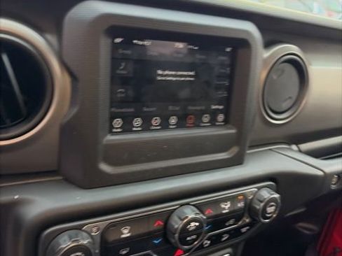 Used 2020 Jeep Wrangler Sport AWD/4WD image 13