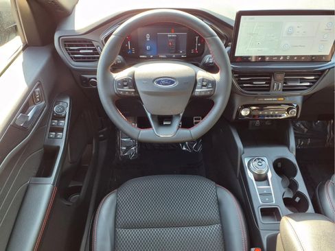 Used 2024 Ford Escape ST-Line w/ Tech Pack #1 AWD/4WD image 13
