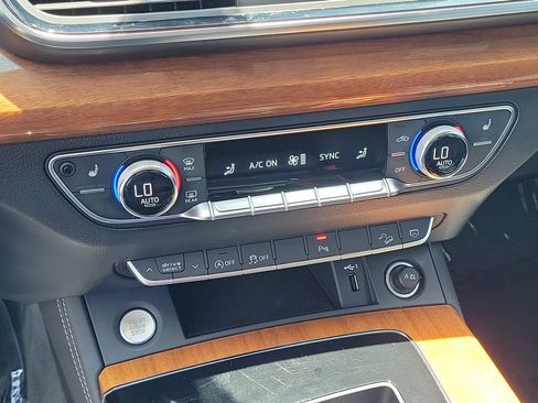 Used 2021 Audi Q5 2.0T Premium Plus w/ Premium Plus Package AWD/4WD image 25