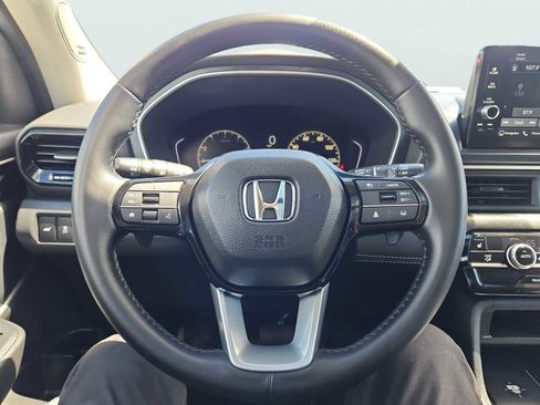 Certified 2025 Honda Pilot Touring image 32