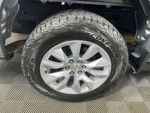 Used 2023 Chevrolet Silverado 1500 Custom AWD/4WD image 9