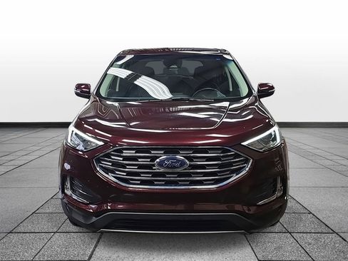 Used 2024 Ford Edge Titanium image 2