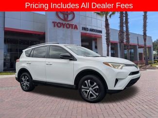 Used 2018 Toyota RAV4 LE FWD video 1