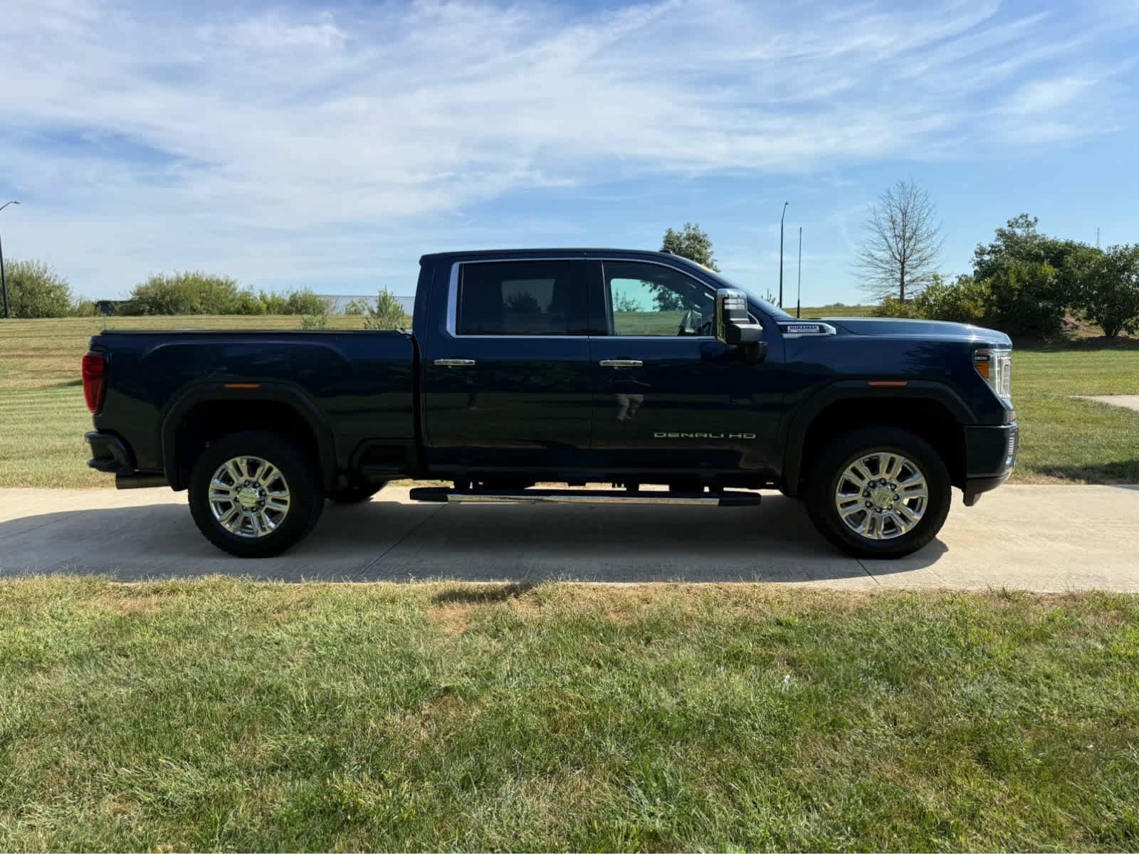 Used 2021 GMC Sierra 3500 Denali w/ Denali Ultimate Package AWD/4WD image 7