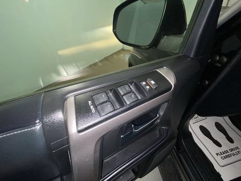 Used 2020 Toyota 4Runner SR5 AWD/4WD image 13