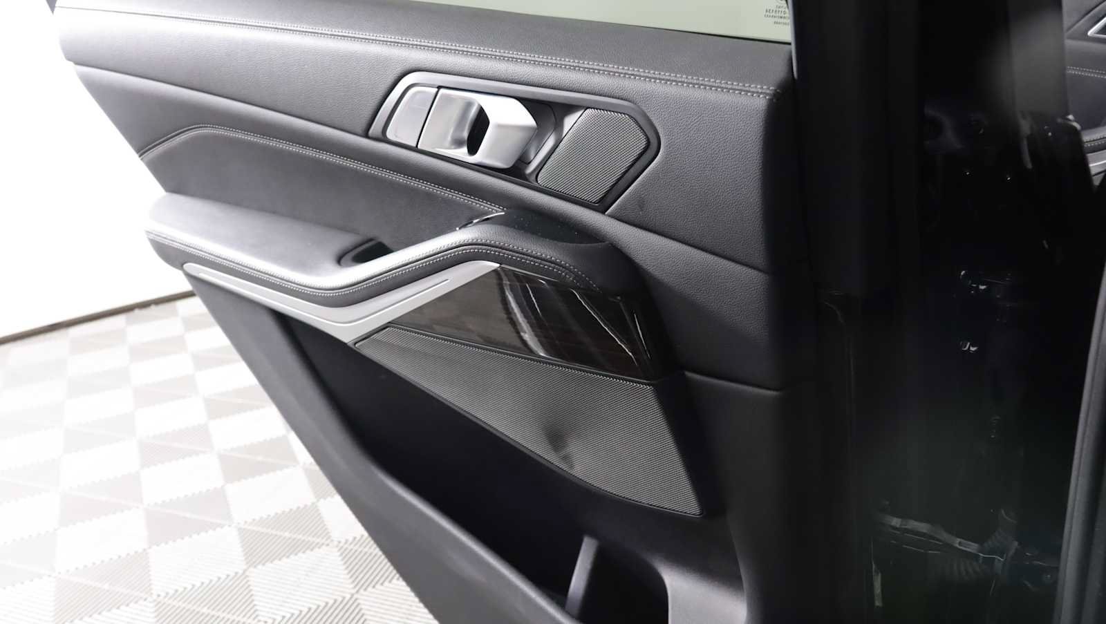 Used 2020 BMW X5 xDrive40i w/ Premium Package AWD/4WD image 16